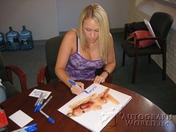 Nicole Aldridge autograph